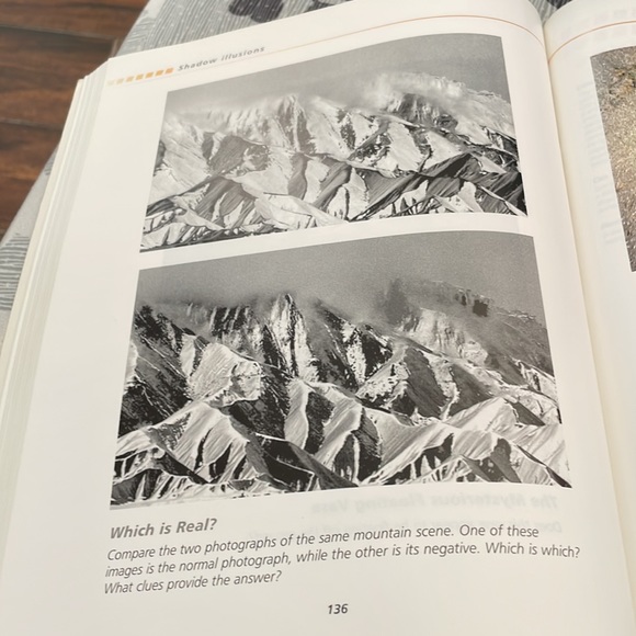 This book is incredible. Has all visual illusions. - Picture 5 of 5